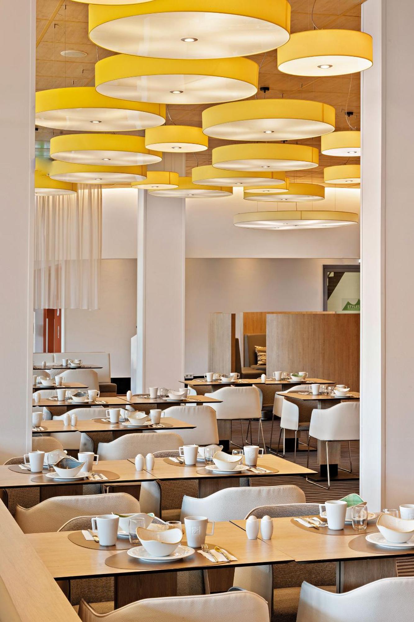 קלסטרבאך Hey Lou Hotel Frankfurt Airport מראה חיצוני תמונה